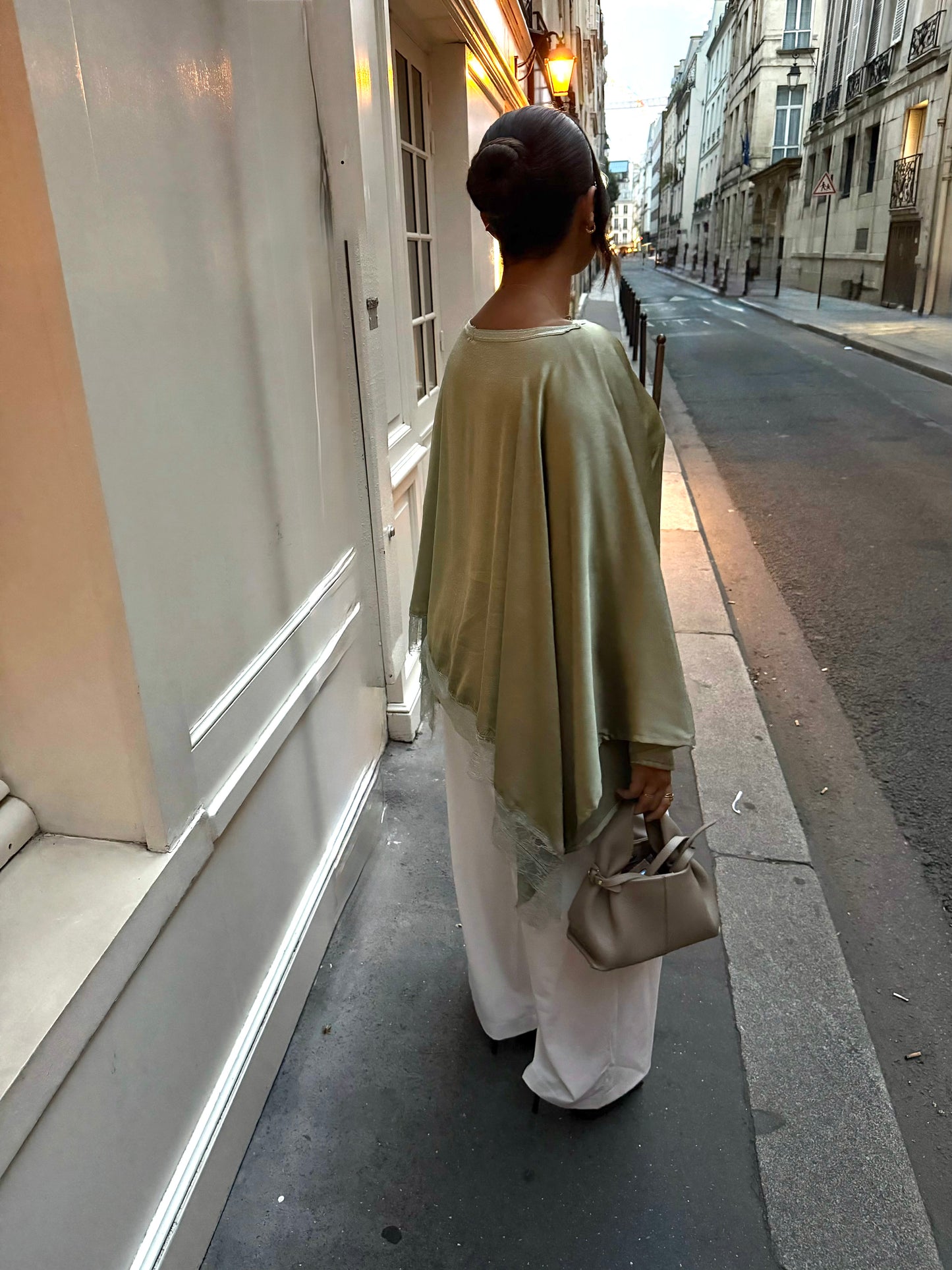 Top satiné & dentelle